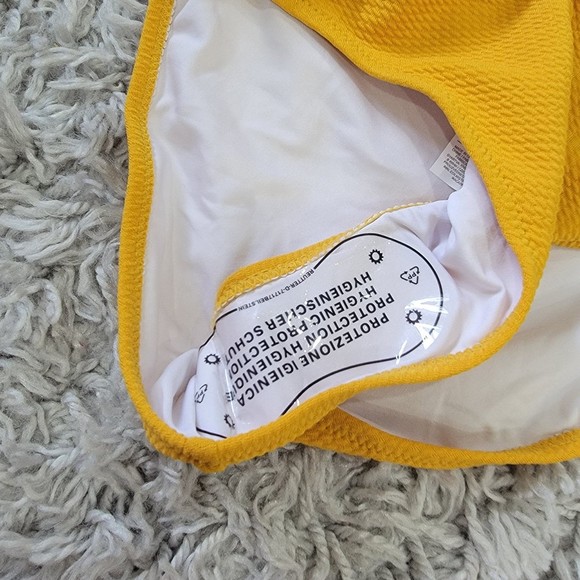 Yellow Bikini set nwt - Picture 5 of 7